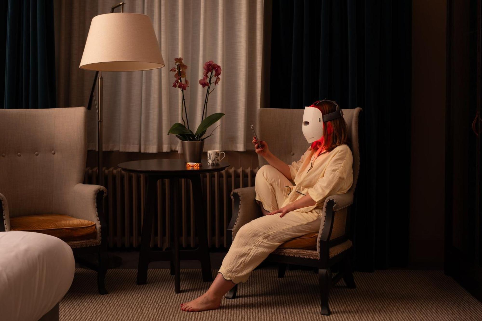 Kimpton Charlotte Square By Ihg Hotel Edinburgh Luaran gambar A woman wearing a mask