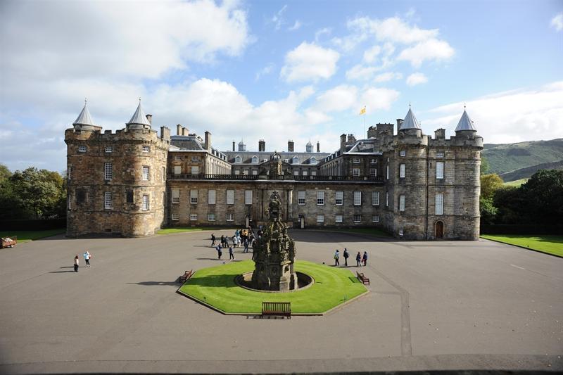 Kimpton Charlotte Square By Ihg Hotel Edinburgh Luaran gambar The castle from the north